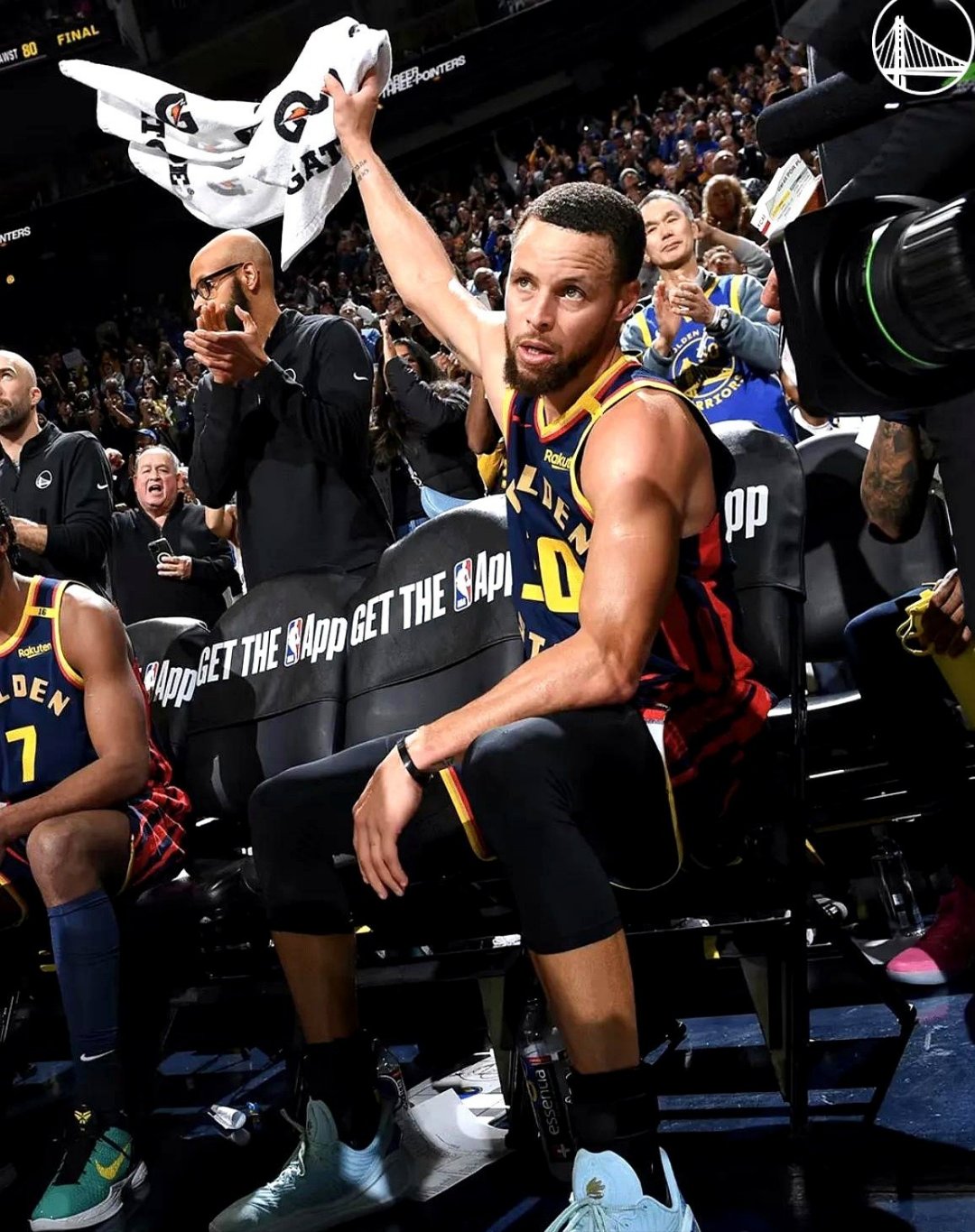 夺冠首场状态出色，美国队观众沸腾！，库里重返赛场引发球迷热议的简单介绍-jiuyou入口